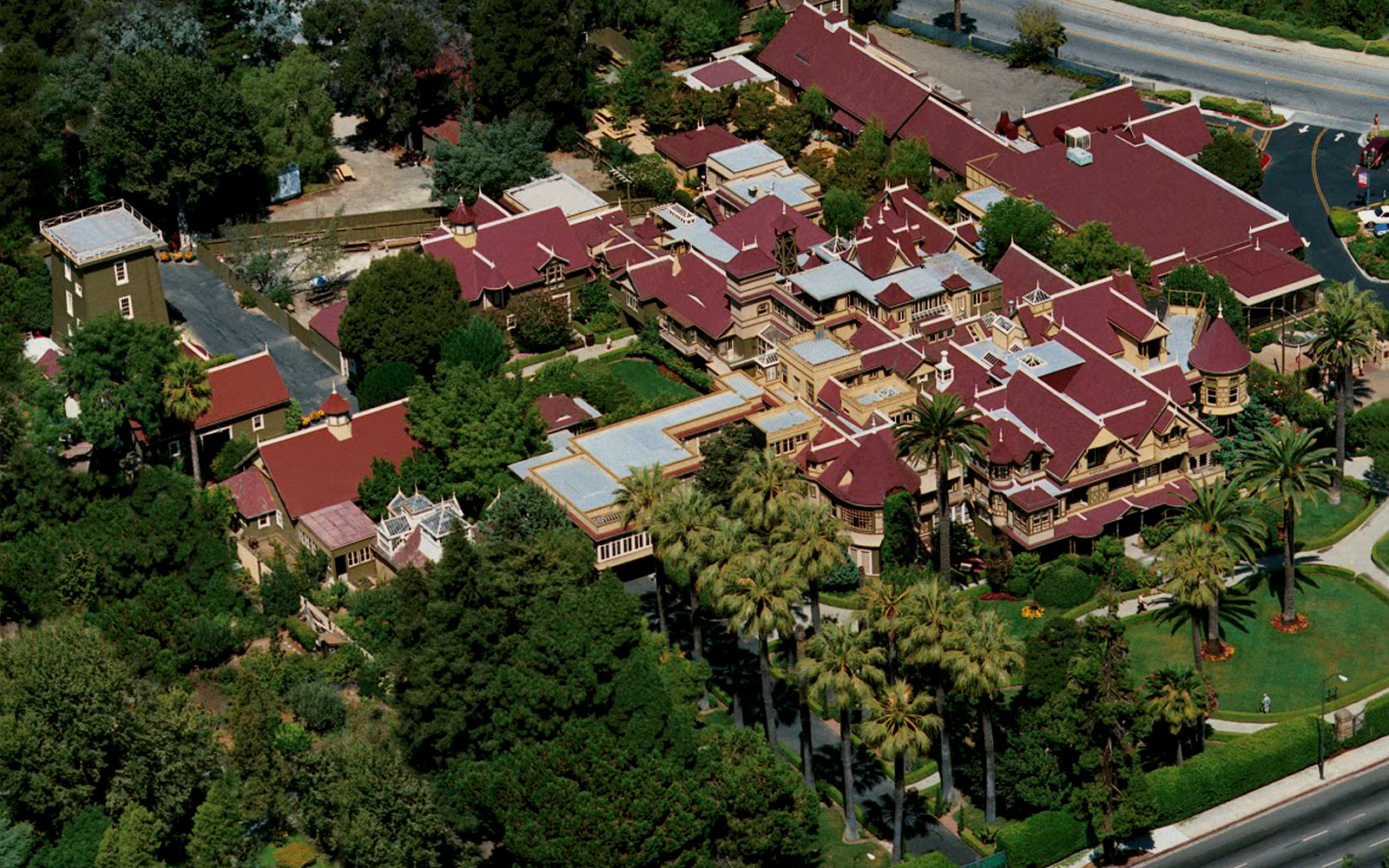 Winchester Mystery House - Wikipedia